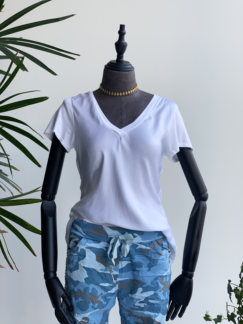 -50% Blusa cuello en "V", en frente tipo seda